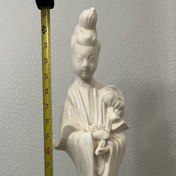 Vintage Asian Figurine - Picture 3 of 9